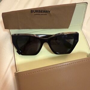 Burberry Black and Tan Women's Sunglasses